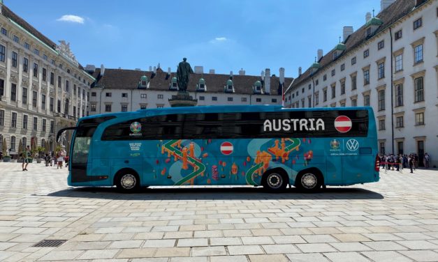 Fußball EM – Österreich : Ukraine – auf der Großbildleinwand im AKV-Club