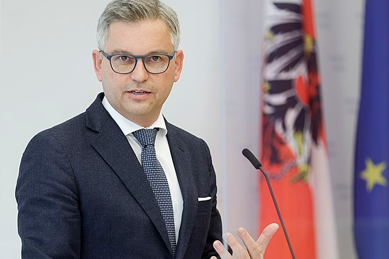 Finanzminister Dr. Magnus Brunner zu Gast im Club